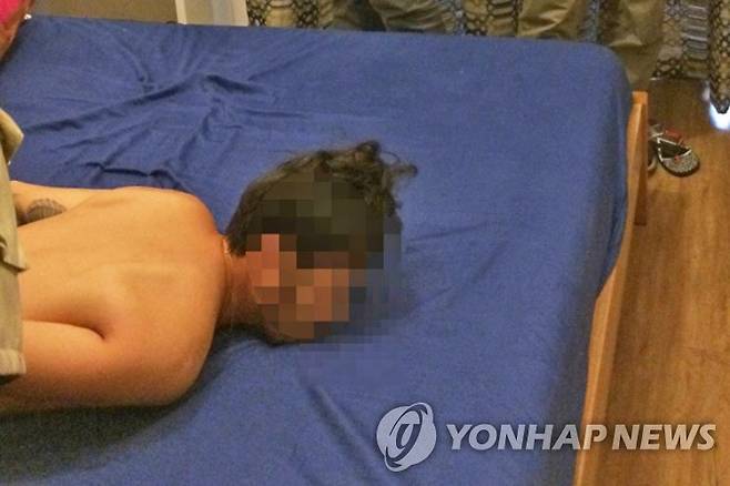 2016년 검거되는 박왕열 모습 2016년 11월 마닐라의 한 콘도에서 박왕열이 검거되는 모습 [연합뉴스 자료사진]