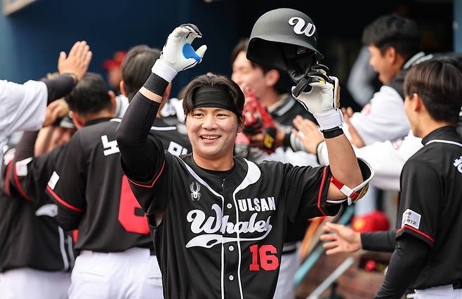 25일 NC 다이노스전에서 3점 홈런을 때린 김수인 [울산 웨일즈 제공. 재판매 및 DB 금지]