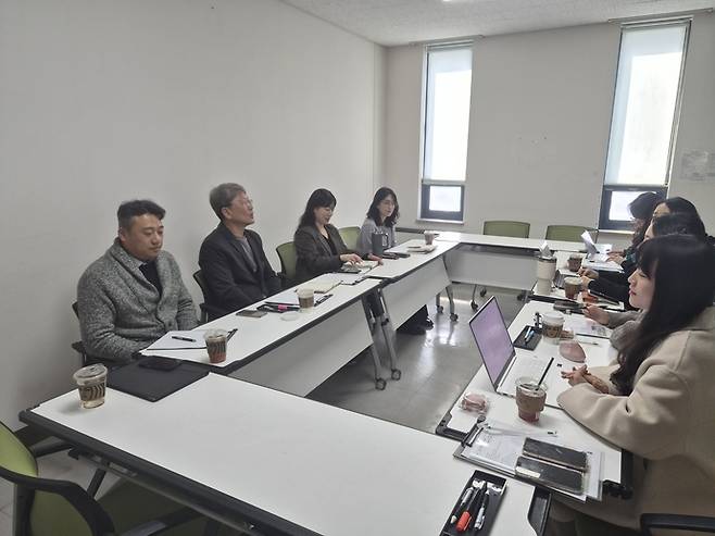 서명규 경기도교육청특수교육원장이 지난 12일 교원단체와 특수교육원 운영 방향 논의를 위한 간담회를 개최하고 있다. 사진=경기도교육청특수교육원