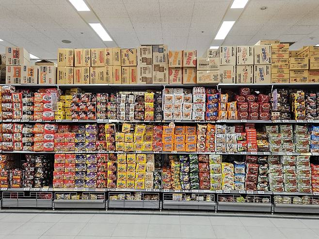 서울 광진구 자양동에 있는 한 대형마트 내 라면 매대.(문현호 기자 m2h@)