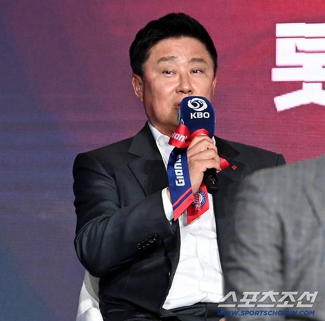 26일 롯데호텔 월드에서 열린 2026 KBO 리그 미디어데이&팬페스트. 롯데 김태형 감독이 출사표를 밝히고 있다. 잠실=허상욱 기자wook@sportschosun.com/2026.03.26/