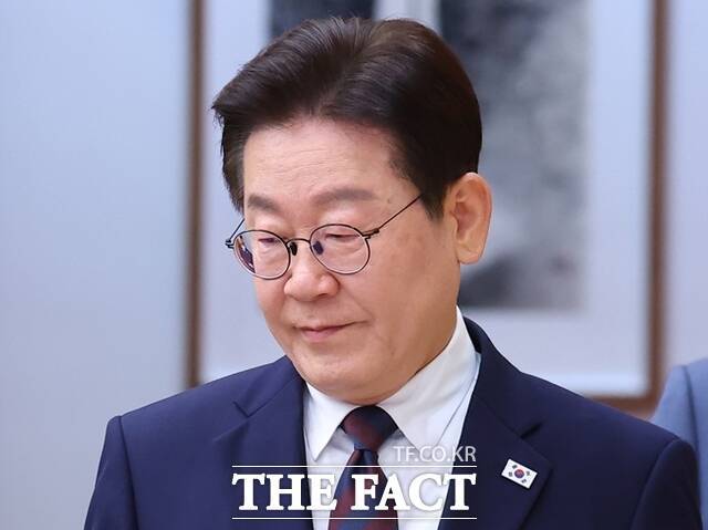 이재명 대표 체제 더불어민주당에서 비이재명(비명)계로 분류되며 총선 공천 탈락의 쓴맛을 본 인사들이 6·3 지방선거에서 재기를 노리고 있다. 당 경선에서 이재명 정부와 기조를 같이 하는 후보들의 강세가 예상되는 가운데, 비명계 낙인을 받는 인사들이 얼마나 생환할 수 있을지 주목된다. 사진은 이재명 대통령. /뉴시스