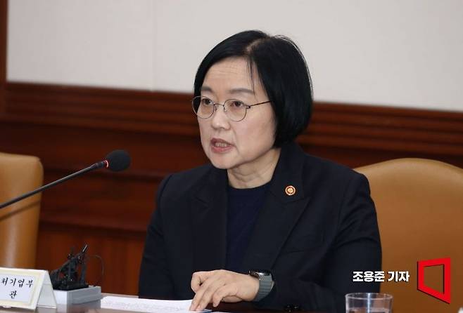 한성숙 중소벤처기업부 장관이 25일 서울 종로구 정부서울청사에서 열린 국가창업시대 전략회의에 참석해 발언하고 있다. 2026.3.25 조용준 기자