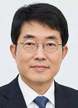 백범흠 경기대 정치전문대학원 교수·전 한중일 3국협력사무국 사무차장