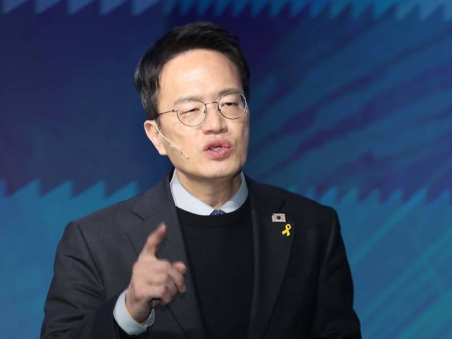 서울시장 출마를 선언한 박주민 더불어민주당 의원이 26일 '황현희의 불편한 여의도'에 출연한다. 사진은 지난 9일 오후 서울 마포구 가온스테이지에서 열린 '새로운 서울 설계도' 비전 선포식에서 공약을 발표하는 박주민 의원. 뉴스1