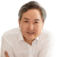 ▲ [새의자] 임홍빈 제4대 홍천 화계초 총동문회장