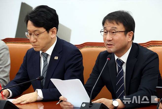 [서울=뉴시스] 조성봉 기자 = 한병도 더불어민주당 원내대표가 26일 오전 서울 여의도 국회에서 열린 정책조정회의에서 발언을 하고 있다. 2026.03.26.  suncho21@newsis.com