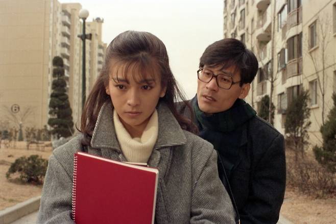 배우 안성기가 주연 역을 맡아 깊이 있는 연기를 선보인 배창호 감독의 ‘기쁜 우리 젊은 날’(1987) 스틸 컷. 한국영상자료원 제공.