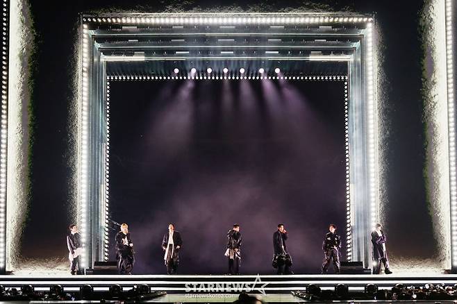 그룹 방탄소년단이 21일 서울 종로구 광화문 광장에서 컴백 공연을 하고 있다. /사진제공=빅히트뮤직,넷플릭스/2026.03.21 /사진=김휘선 hwijpg@