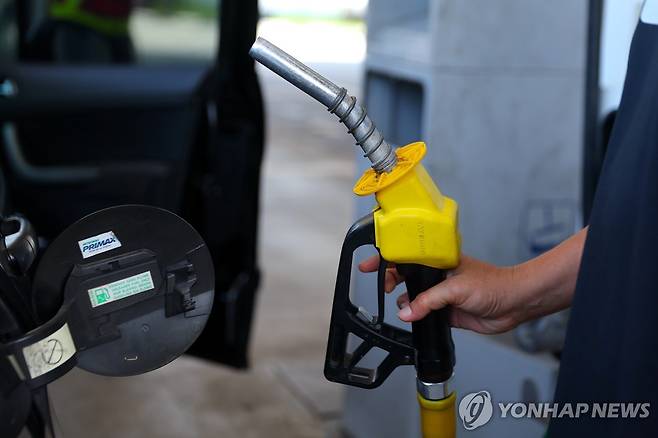 말레이시아 주유소 [EPA=연합뉴스. 재판매 및 DB 금지]