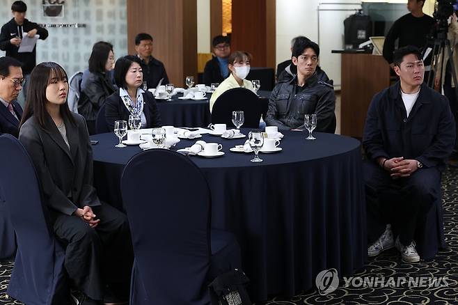 정선 알파인스키 경기장 활용 방안 기자간담회 (서울=연합뉴스) 신준희 기자 = 26일 서울 중구 프레스센터에서 열린 정선 알파인스키 경기장 활용방안 기자간담회에서 스노보드 김상겸과 유승은 등이 참석해 있다. 2026.3.26 hama@yna.co.kr