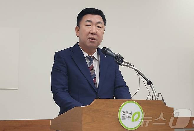 이범석 청주시장이 27일 청주시청에서 기자회견을 열고 국민의힘 공천관리위원회 컷오프 결정에 자신의 입장을 밝히고 있다.2026.3.27. 2026.3.27 ⓒ 뉴스1 임양규 기자