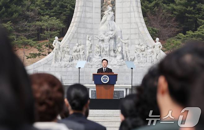 이재명 대통령이 27일 국립대전현충원에서 열린 제11회 서해수호의 날 기념식에서 기념사를 하고 있다. 2026.3.27 ⓒ 뉴스1 허경 기자