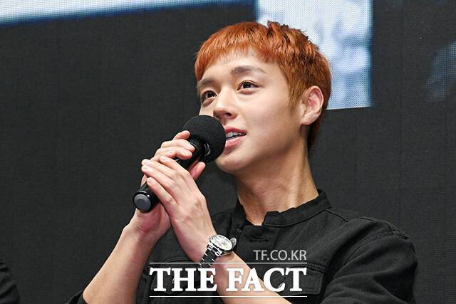 가수 겸 배우 박지훈이 새 싱글 'RE:FLECT'를 발표한다. 박지훈이 신곡을 발표하는 것은 2023년 4월 'Blank or Black' 이후 3년 만이다. 사진은 박지훈이 17일 서울 강남구 메가박스 코엑스에서 열린 영화 '왕과 사는 남자' 무대인사에 참석해 인사하는 모습이다./서예원 기자