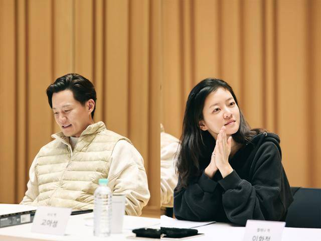 '바냐 삼촌'으로 연극 무대에 데뷔하는 배우 이서진과 고아성. LG아트센터 제공