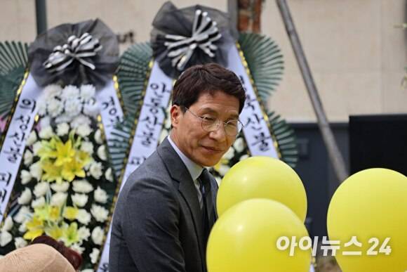 25일 경북산불 1주기 추모제에 참여한 이용기 경북교육감 예비후보. [사진=이용기 예비후보 사무실]