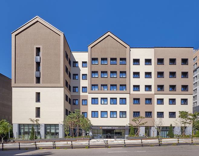 KB골든라이프케어가 운영 중인 경기 수원시 광교빌리지 전경. [KB금융]