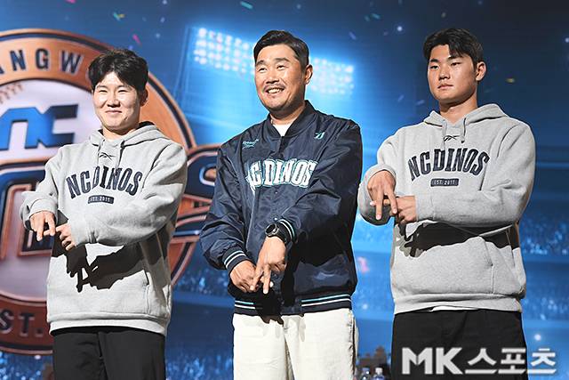 ‘2026 KBO 미디어데이’가 26일 서울 송파구 롯데호텔 월드에서 진행됐다. NC 박민우, 이호준 감독, 김주원이 미디어데이에 참석하고 있다. 사진(잠실 서울)=천정환 기자