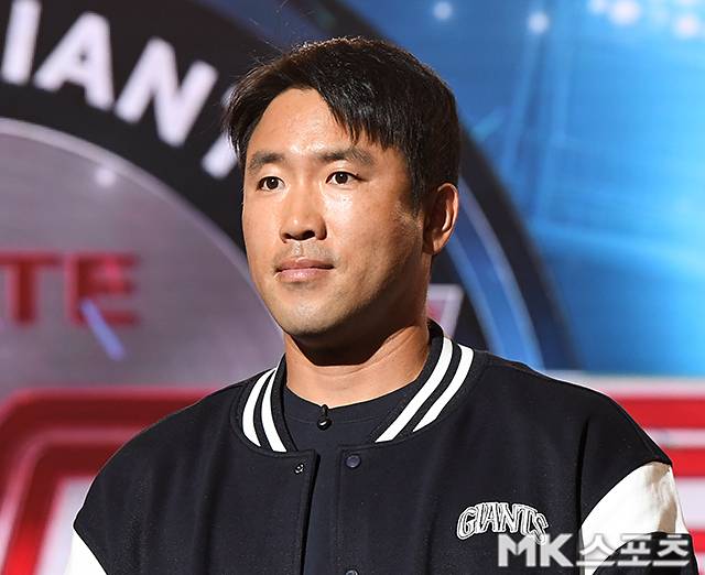 ‘2026 KBO 미디어데이’가 26일 서울 송파구 롯데호텔 월드에서 진행됐다. 롯데 전준우가 미디어데이에 참석하고 있다. 사진(잠실 서울)=천정환 기자