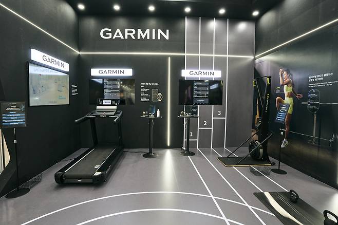 26일 서울 코엑스에서 열린 ‘SPOEX 2026’ 가민 부스. [가민 제공]