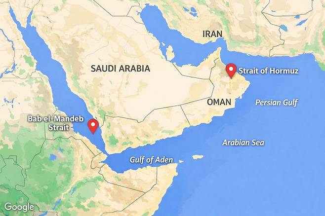 [서울=뉴시스]﻿﻿예멘의 친이란 무장단체 후티 반군 지도자가 이란과 미국·이스라엘 간 전쟁 상황과 관련해 군사 대응 가능성을 경고하면서 홍해 항로 안전에 대한 우려가 고조되고 있다. 호르무즈 해협과 바브엘만데브 해협 등이 포함된 지도. <사진출처: 구글지도> 2026.03.26