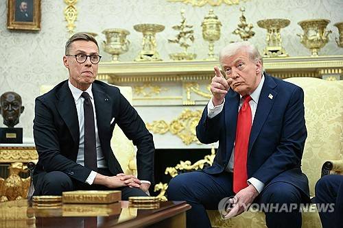 핀란드 대통령과 회담하는 트럼프 미국 대통령 [AFP 연합뉴스 자료사진]