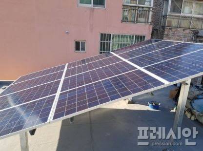 ▲ 주택에 설치된 태양광 설비 모습. ⓒ프레시안