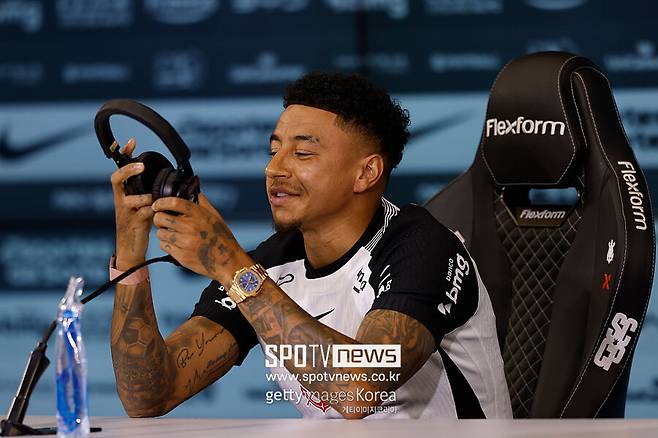 ▲&nbsp;지난해 말 정들었던 FC서울과 눈물의 작별을 고했던 린가드는 유럽 복귀를 타진했으나, 끝내 남미 대륙의 명문 팀을 선택하며 또 한 번의 파격적인 행보를 이어가게 됐다.