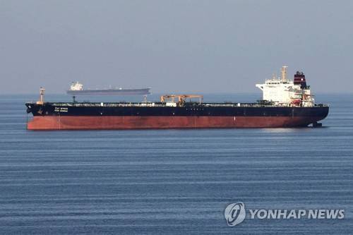 ◇호르무즈 해협 통과하는 유조선[로이터 연합뉴스 자료사진. 재판매 및 DB 금지]