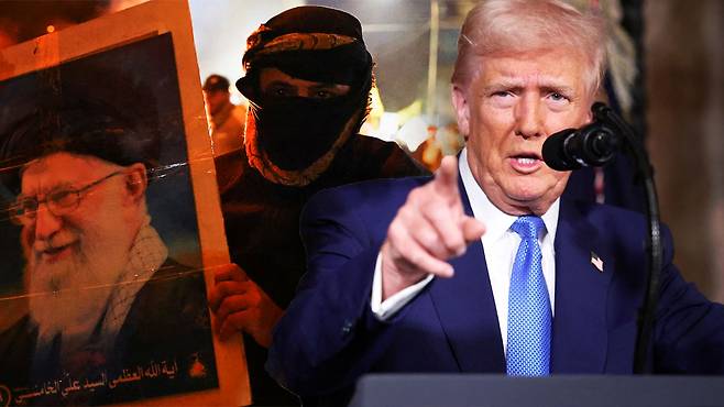 지난 1일, 이라크 바그다드에서 시아파 무장 단체 지지자가 미국과 이스라엘의 공격으로 사망한 이란 최고지도자 하메네이의 초상화를 든 채 미국 대사관으로 행진하고 있습니다(왼쪽·로이터) 연설 중인 트럼프 미국 대통령(오른쪽·연합뉴스)