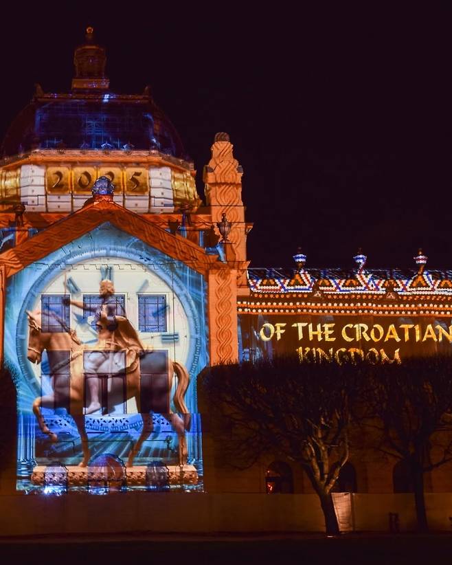 정교한 빛의 설계는 고전적 건축미 위에 현대적 감성을 덧입혀 관람객을 조화로운 예술적 몰입의 세계로 인도했다. 사진제공|CNTB