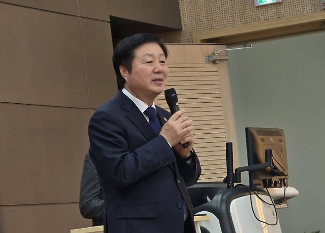 김정겸 총장이 특강하고 있다.                                                              사진=한성일 기자