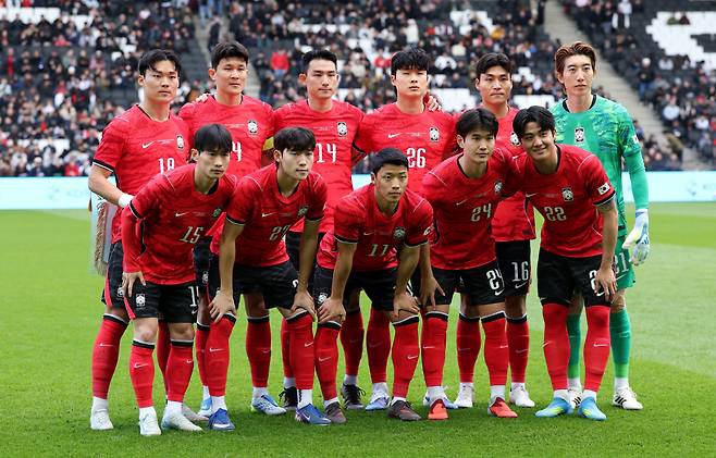 Soccer Football - International Friendly - South Korea v Ivory Coast - Stadium MK, Milton Keynes, Britain - March 28, 2026 South Korea players pose for a team group photo before the match Action Images via Reuters/Andrew Boyers
<저작권자(c) 연합뉴스, 무단 전재-재배포, AI 학습 및 활용 금지>