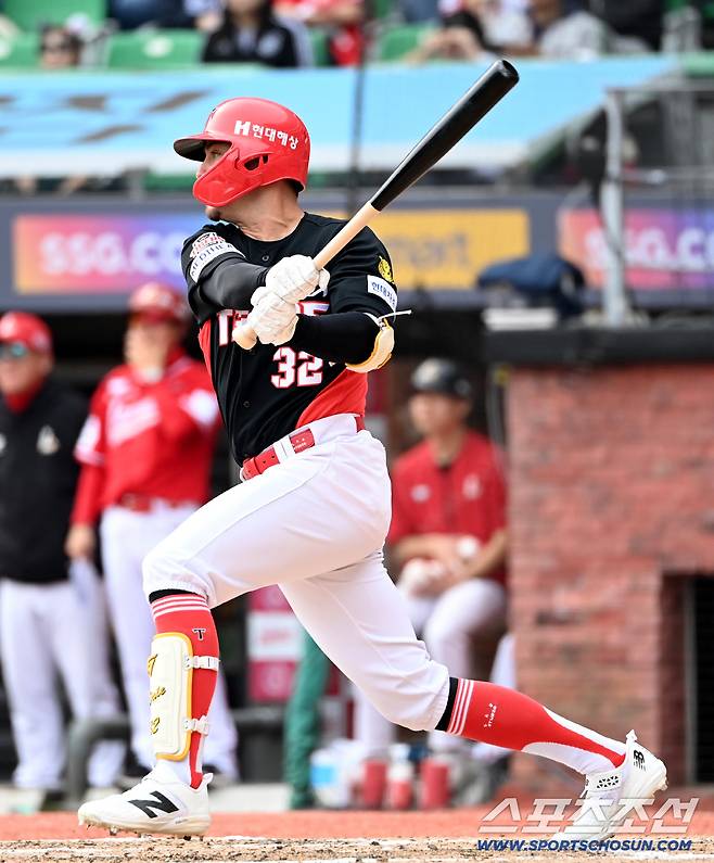 29일 인천SSG랜더스필드에서 열린 KIA와 SSG의 경기. 4회초 2사 2루 KIA 데일이 1타점 2루타를 치고 있다. 인천=허상욱 기자wook@sportschosun.com/2026.03.29/