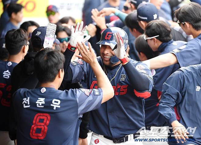 29일 대구 삼성라이온즈파크에서 열린 삼성과 롯데의 경기. 7회 삼성 배찬승 상대 3점 홈런을 날린 레이예스. 대구=송정헌 기자songs@sportschosun.com/2026.03.29/