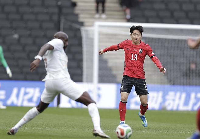 날카로운 패스와 슈팅을 선보인 이강인(오른쪽). 사진 대한축구협회