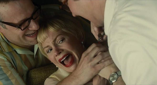 파벨만 가족에겐 늘 함께하던 이웃집 아저씨 베니(왼쪽·세스 로건)가 있었다. 그는 아버지 버트 파벨반(오른쪽·폴 다노)의 친구였다. 가족의 중요한 행사에 빠지지 않고 참석했다. [IMDb]