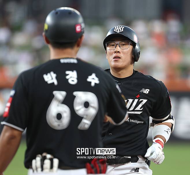 ▲ 허경민(오른쪽) ⓒ곽혜미 기자