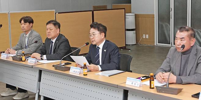 육동한 춘천시장, 춘천 막국수닭갈비축제 추진상황 보고회 인사말 [춘천시 제공.재판매 및 DB 금지]