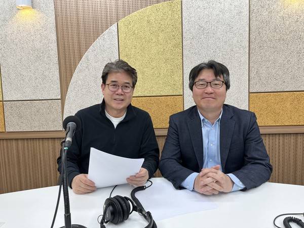 장정구 기후생명정책연구원 대표(오른쪽)와 유동현 진행자 2026.3.28 [여기는 인천항 제작팀]