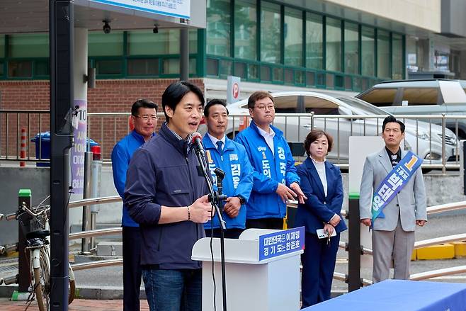 3차 비전 발표 중인 더불어민주당 한준호 경기지사 예비후보. <한준호 측 제공>