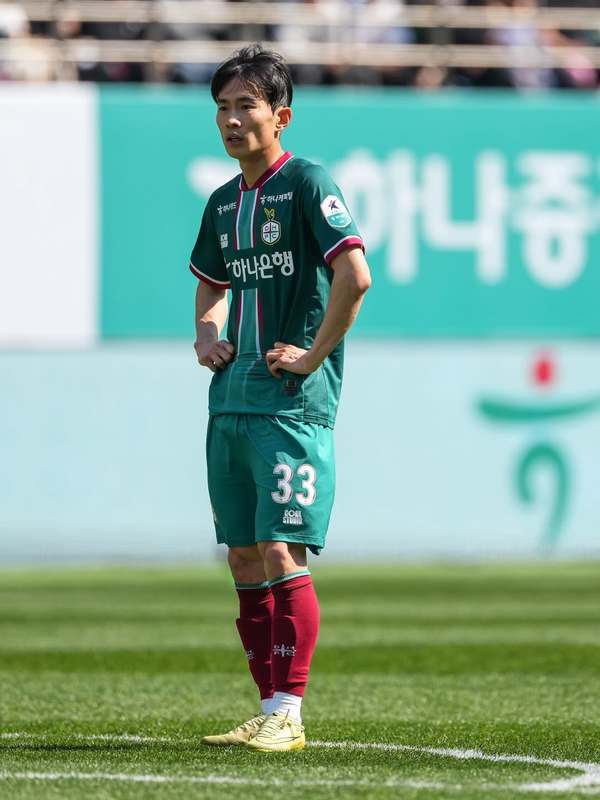 대전하나시티즌 수비수 김문환이 21일 '하나은행 K리그1 2026' 5라운드 전북전에서 숨을 고르고 있다. 대전하나시티즌 제공