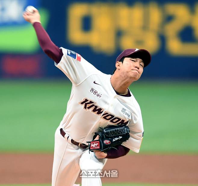 키움 투수 안우진이 14일 고척스카이돔에서 열린 KBO리그 시범경기 KT와 경기에서 역투하고 있다. 고척 | 최승섭기자 thunder@sportsseoul.com