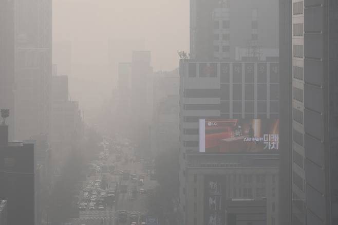 최근 미세먼지에 뒤덮힌 서울 시내 [연합뉴스]