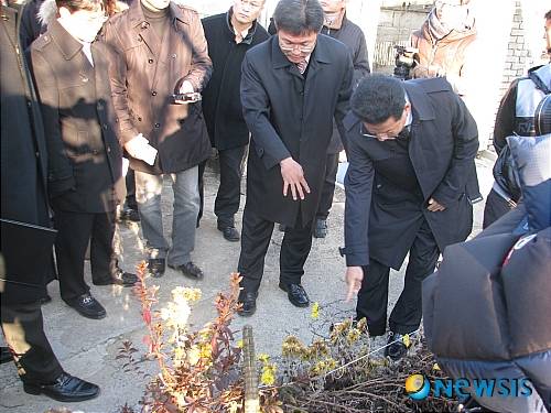 [순천=뉴시스] 김석훈 기자 = 광주지법 순천지원 형사1부가 2009년 12월 순천막걸리 살인사건의 현장검증을 진행하고 있는 모습. (뉴시스DB) photo@newsis.com