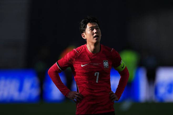 [밀턴킨스=AP/뉴시스] 한국 축구 국가대표팀의 손흥민이 28일(현지 시간) 영국 밀턴킨스 스타디움에서 열린 코트디부아르와 평가전 중 아쉬운 표정을 짓고 있다. 한국이 역대 1000번째로 치른 A매치에서 0-4로 대패했다. 2026.03.29.