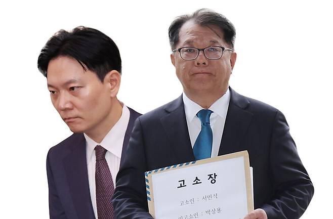 (왼쪽부터) 박상용 인천지검 부부장검사(사법연수원 38기)와 서민석 변호사 ⓒ연합뉴스·시사저널 양선영 디자이너
