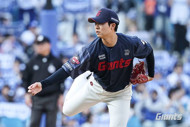 롯데 쿄야마 마사야가 28일 대구 삼성전에서 투구하고 있다. 롯데자이언츠 제공