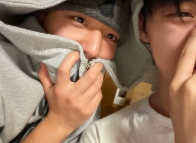 ▲ 배우 최현욱이 박지훈과 셀카를 공개했다. 출처|최현욱 인스타그램