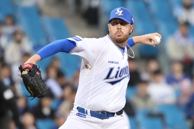 삼성 라이온즈의 잭 오러클린이 31일 대구 삼성라이온즈파크에서 열린 프로야구 두산 베어스와의 경기에 등판, 투구하고 있다. 삼성 제공
